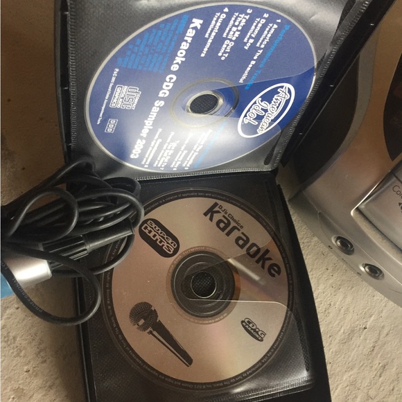 American Idol CD GRAPHICS, Microphone & Color Camera Karaoke - Picture 3 of 4